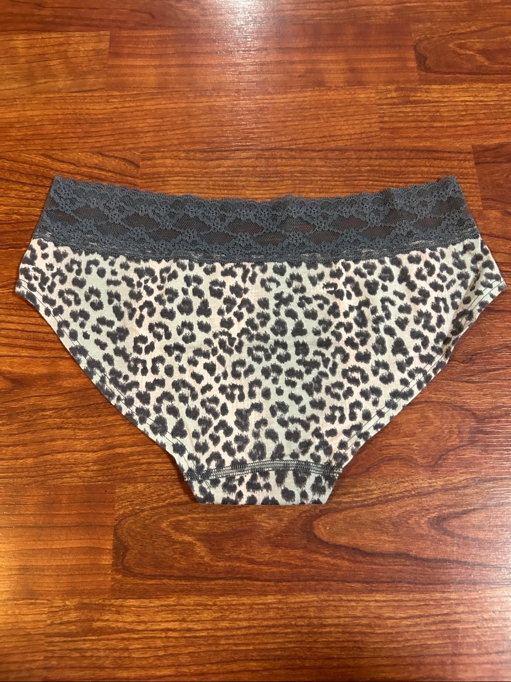 Victoria's Secret Panty Low rise Hiphugger Medium - Picture 2 of 4